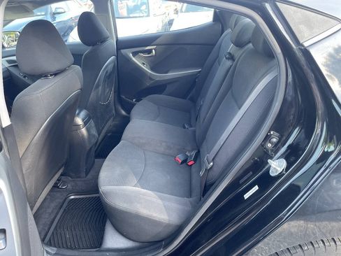 Used 2015 Hyundai Elantra SE w/ Option Group 03 FWD image 18