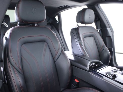 Used 2021 Maserati Quattroporte S image 19