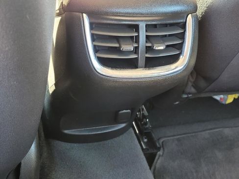 Used 2017 Chevrolet Malibu LT w/ Sport Package image 17