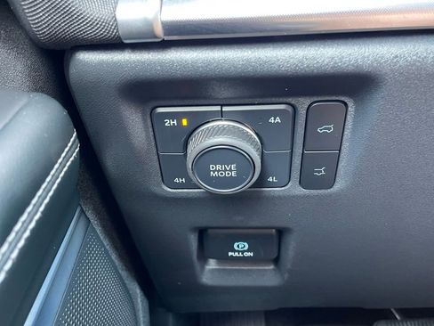 Used 2025 Ford Expedition Platinum w/ Driver's Package AWD/4WD image 13