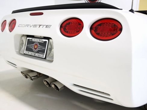 Used 2004 Chevrolet Corvette w/ Preferred Equipment Group image 65
