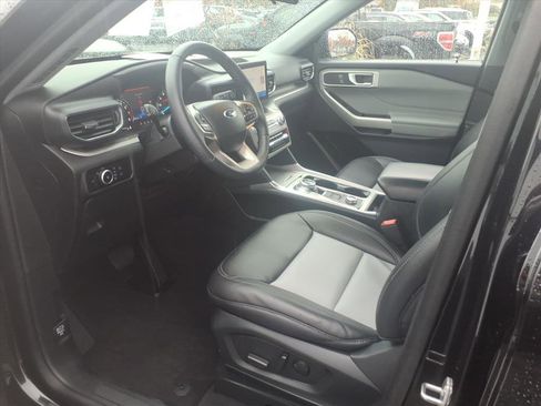Certified 2023 Ford Explorer XLT w/ Equipment Group 202A image 13