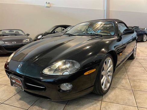 Used 2006 Jaguar XK8 Convertible RWD image 2