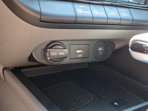 Certified 2025 Hyundai Elantra Sport FWD image 23