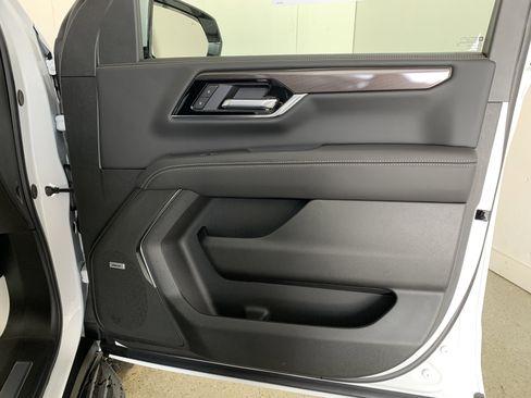 New 2026 GMC Yukon Elevation image 36