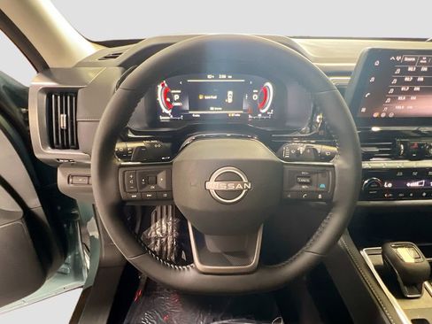 New 2026 Nissan Pathfinder SL image 11