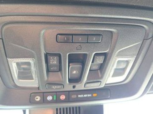 Used 2025 Chevrolet Silverado 1500 High Country AWD/4WD image 52
