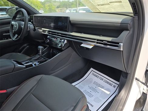 New 2025 Hyundai Santa Cruz Limited image 9
