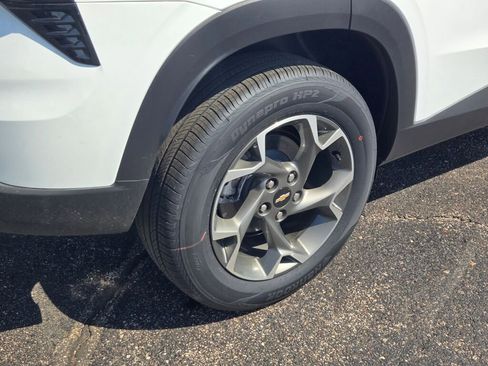 New 2026 Chevrolet Trax LT image 9