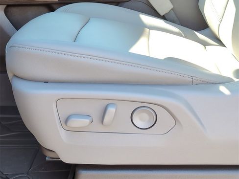 New 2026 Chevrolet Silverado 3500 LT image 10