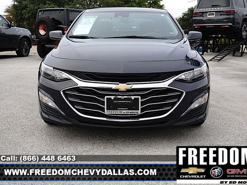 Certified 2025 Chevrolet Malibu LT FWD image 2