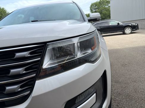 Used 2017 Ford Explorer Limited AWD/4WD image 11