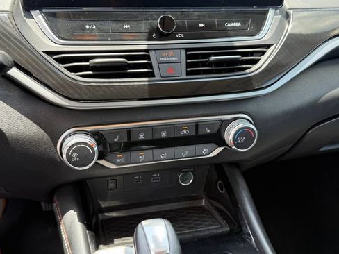 Used 2024 Nissan Altima 2.5 SR w/ SR Premium Package FWD image 14