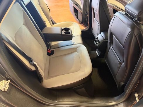 Used 2019 Ford Fusion SE w/ Equipment Group 151A image 25