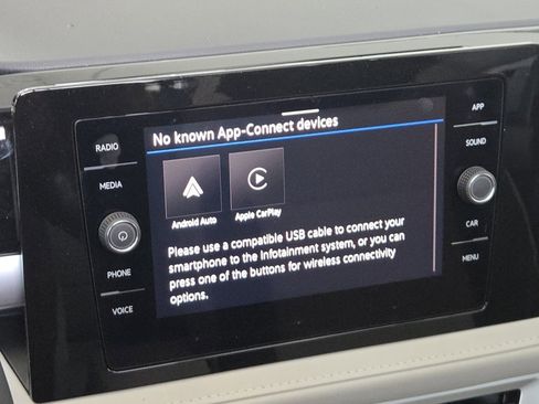 New 2026 Volkswagen Taos SE image 10