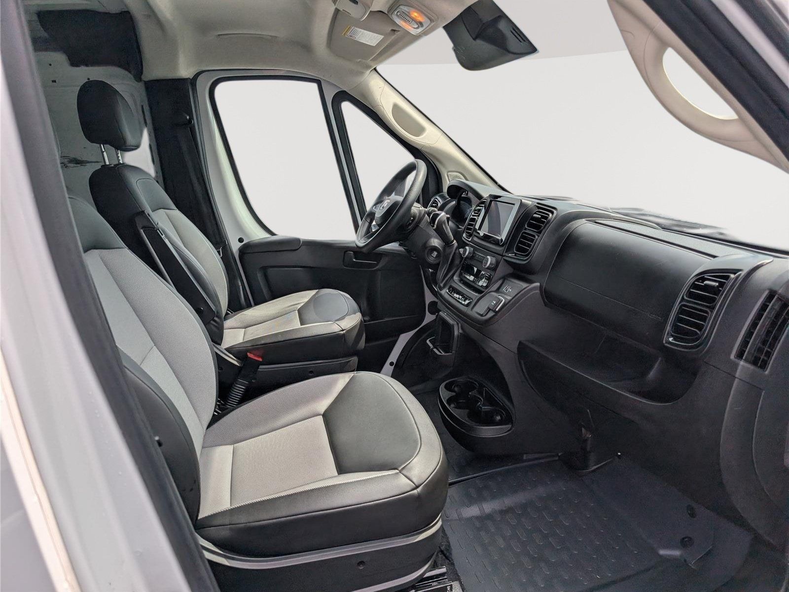Used 2025 RAM ProMaster 2500 w/ Convenience Group FWD image 10