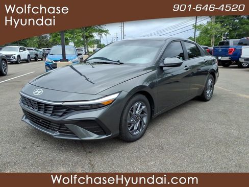 Used 2024 Hyundai Elantra SEL FWD image 1