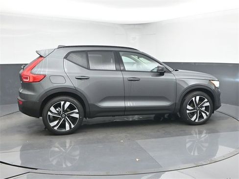 New 2026 Volvo XC40 B5 Ultra w/ Climate Package image 8