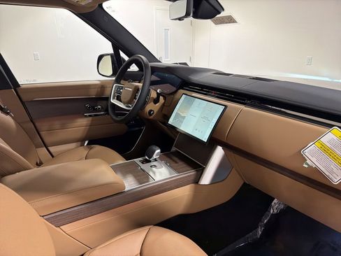 New 2026 Land Rover Range Rover SE image 24