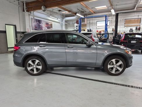 Used 2016 Mercedes-Benz GLC 300 4MATIC image 4