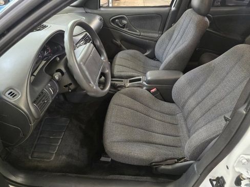Used 2002 Chevrolet Cavalier Sedan FWD image 7