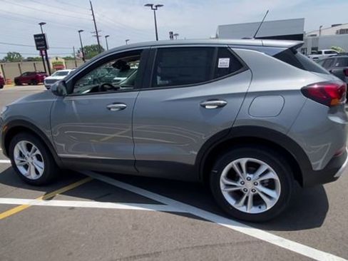 Used 2023 Buick Encore GX Preferred w/ Cold Weather Comfort Package FWD image 6