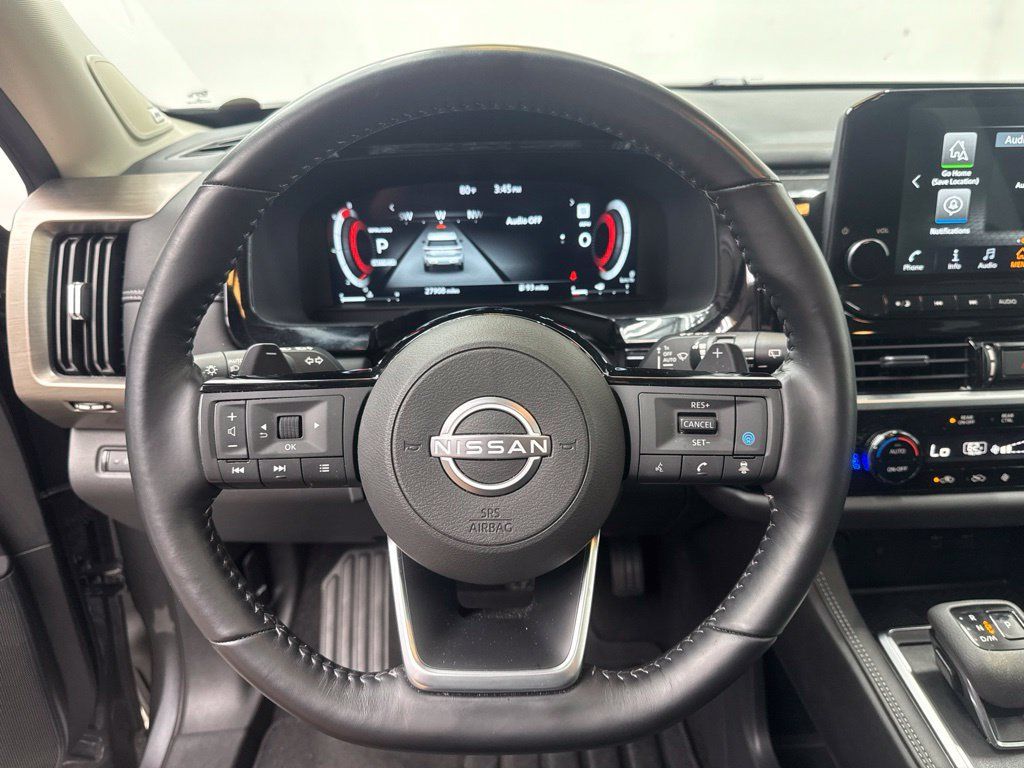 Used 2025 Nissan Pathfinder Platinum FWD image 23