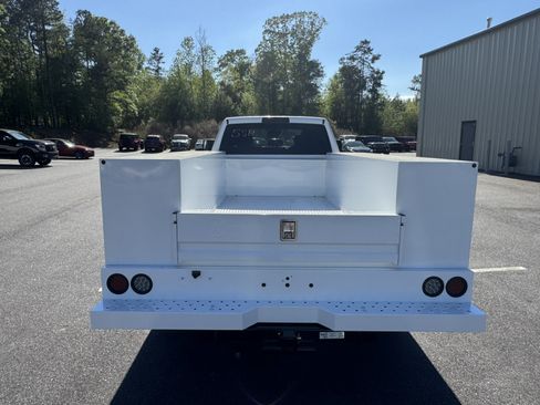 New 2026 RAM 4500 Tradesman w/ Chrome Appearance Group AWD/4WD image 6