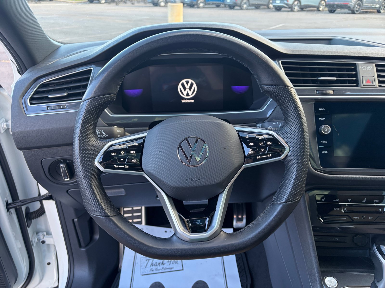Used 2023 Volkswagen Tiguan SE R-Line AWD/4WD image 9