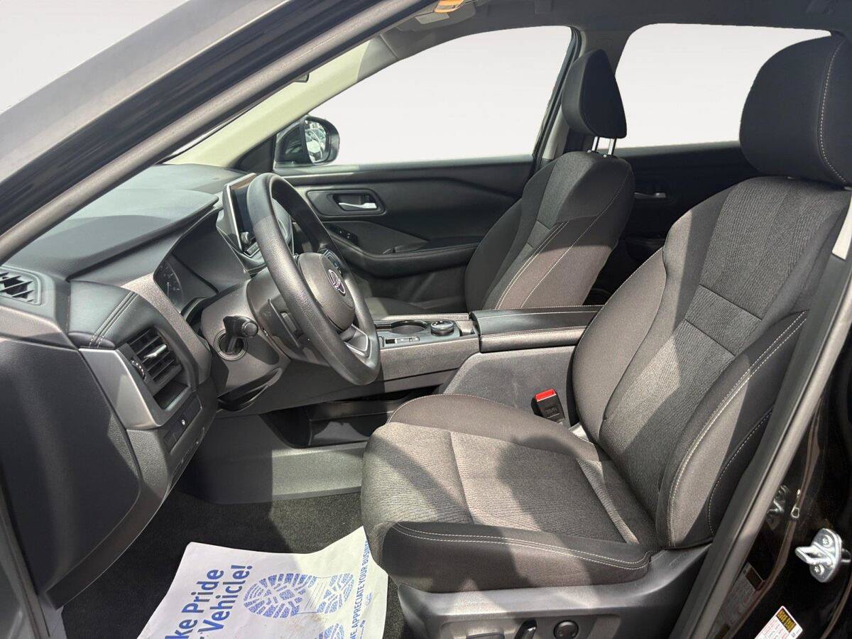 Used 2024 Nissan Rogue SV AWD/4WD image 9