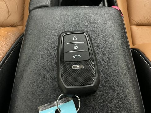 Used 2015 Lexus CT 200h FWD image 40