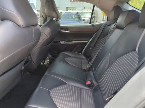 Used 2019 Toyota Camry SE FWD image 16