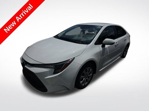 Used 2022 Toyota Corolla LE FWD image 1
