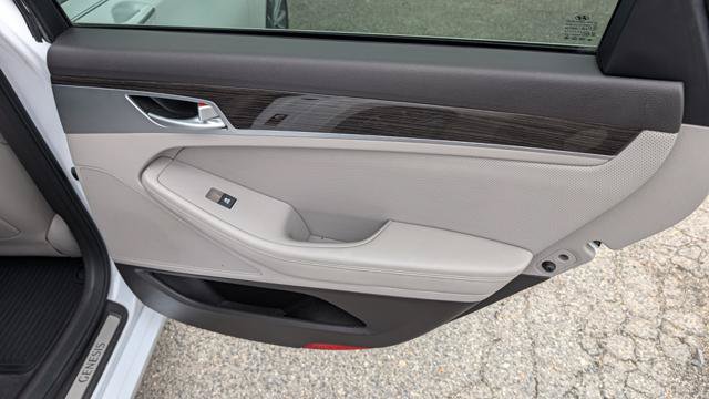 Used 2015 Hyundai Genesis 3.8 RWD image 26