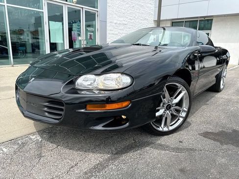 Used 2001 Chevrolet Camaro Z28 w/ SS Performance/Appearance Pkg RWD image 35