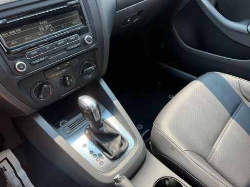 Used 2014 Volkswagen Jetta SE FWD image 11