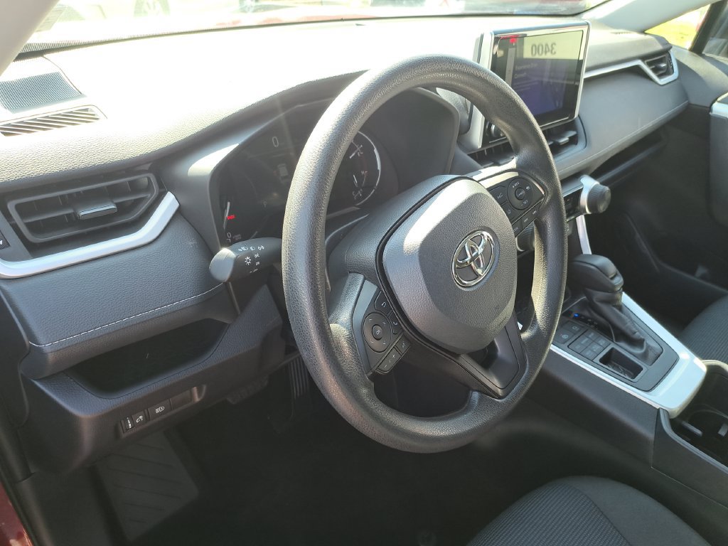 Used 2024 Toyota RAV4 LE AWD/4WD image 13