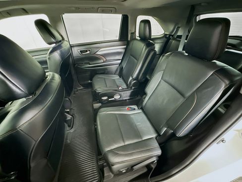 Used 2018 Toyota Highlander Limited Platinum AWD/4WD image 29