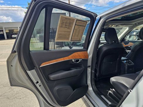 Certified 2025 Volvo XC90 T8 Plus w/ Protection Package Premier AWD/4WD image 17