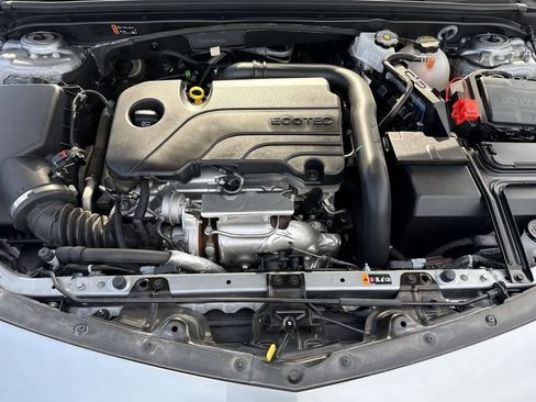 Used 2024 Chevrolet Malibu LT image 32