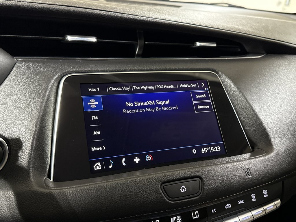 Used 2019 Cadillac XT4 Luxury w/ Cold Weather Package AWD/4WD image 14