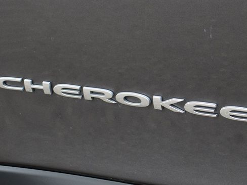 Used 2020 Jeep Cherokee Limited image 42