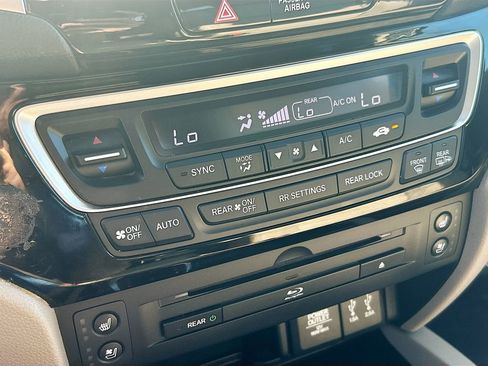 Used 2016 Honda Pilot Elite image 16