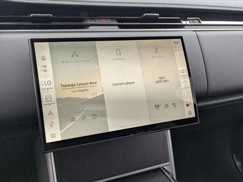 New 2025 Land Rover Range Rover SE image 12