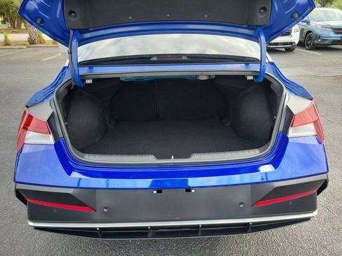 Used 2024 Hyundai Elantra Limited image 13