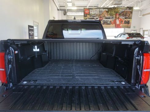 Used 2025 Toyota Tacoma TRD Sport w/ TRD Sport Premium Package AWD/4WD image 18