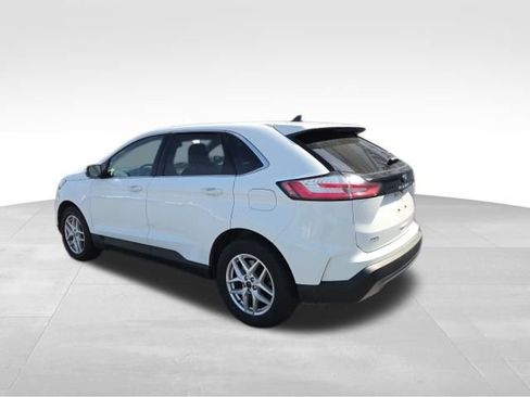 Used 2024 Ford Edge SEL image 3