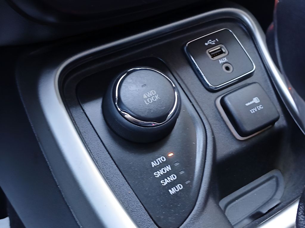 Used 2021 Jeep Compass Latitude AWD/4WD image 20