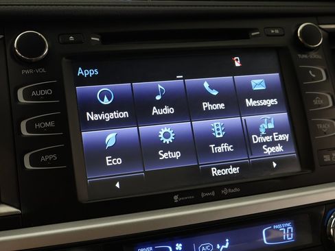 Used 2017 Toyota Highlander XLE image 51