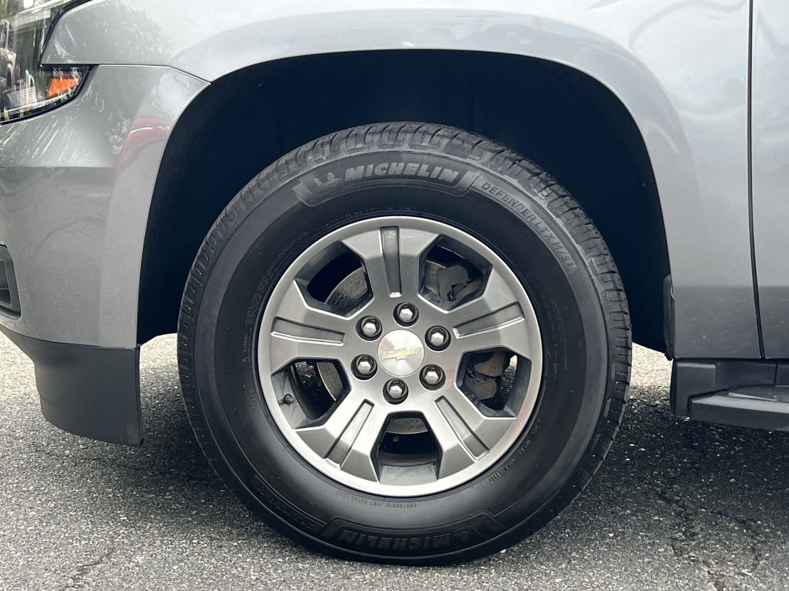 Used 2019 Chevrolet Tahoe LS w/ Enhanced Driver Alert Package AWD/4WD image 11